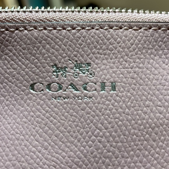 Pink coach wristlet - Picture 6 of 6